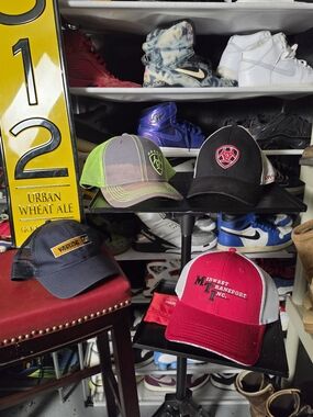 🔥 Ariat CAT MTI Black and Tan Mesh-Back Baseball Cap Trucker Hat Bundle